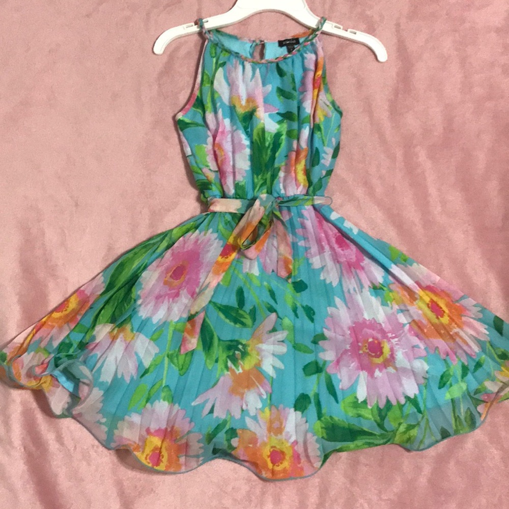 ZUNIE MULTI COLOR DRESS .